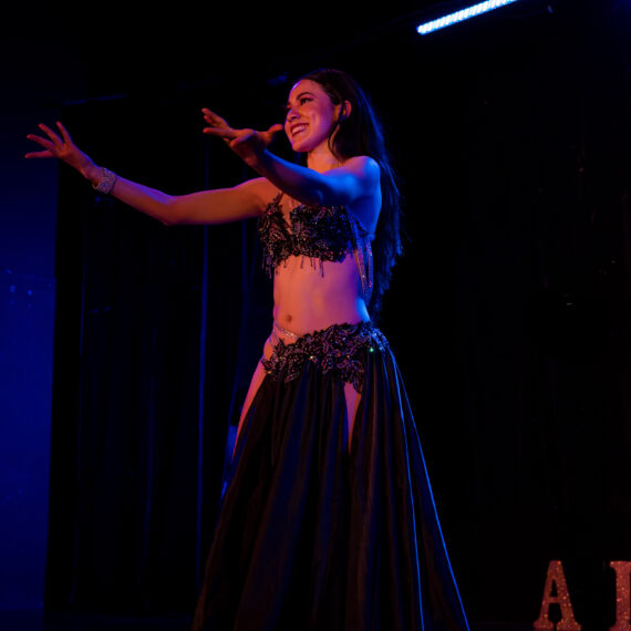 Mariana Carreola-Danza Árabe